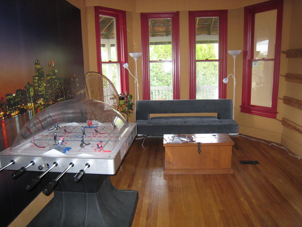 Poppi'S Guesthouse Revelstoke Exterior foto